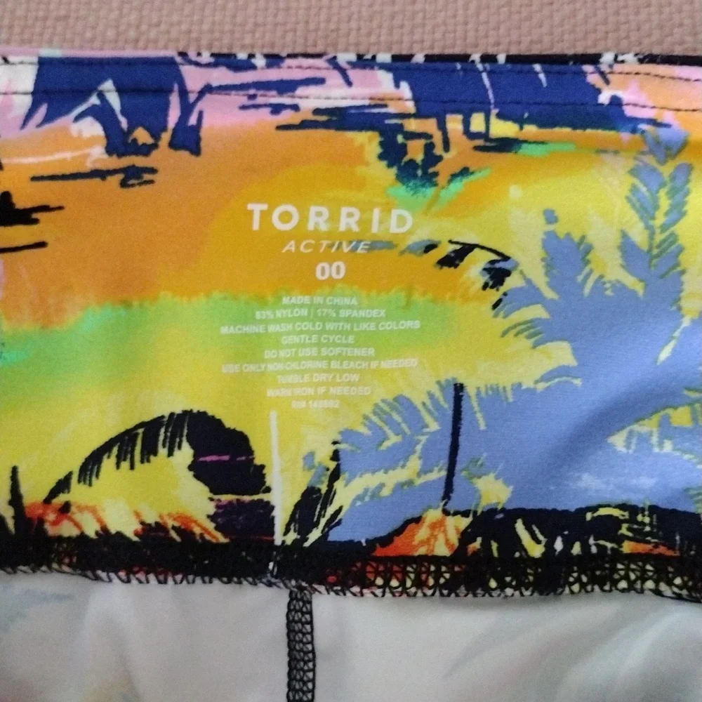 Torrid active Capri legging 00 - Picture 4 of 6